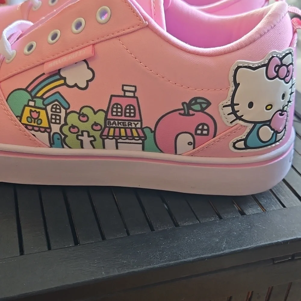 NWT Women's Pro 20 Hello Kitty Heelys in size 7 & in color Pink. - Picture 3 of 9